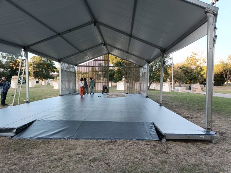 Tenda e piso técnico para Jornada Mundial da Juventude — Jardim Vasco da Gama, Belém